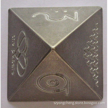 Pyramidal Steel Artware Pyramid Decoration